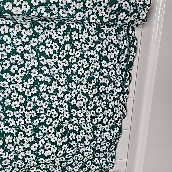 Lucky Brand XL green floral tshirt - Picture 9 of 10